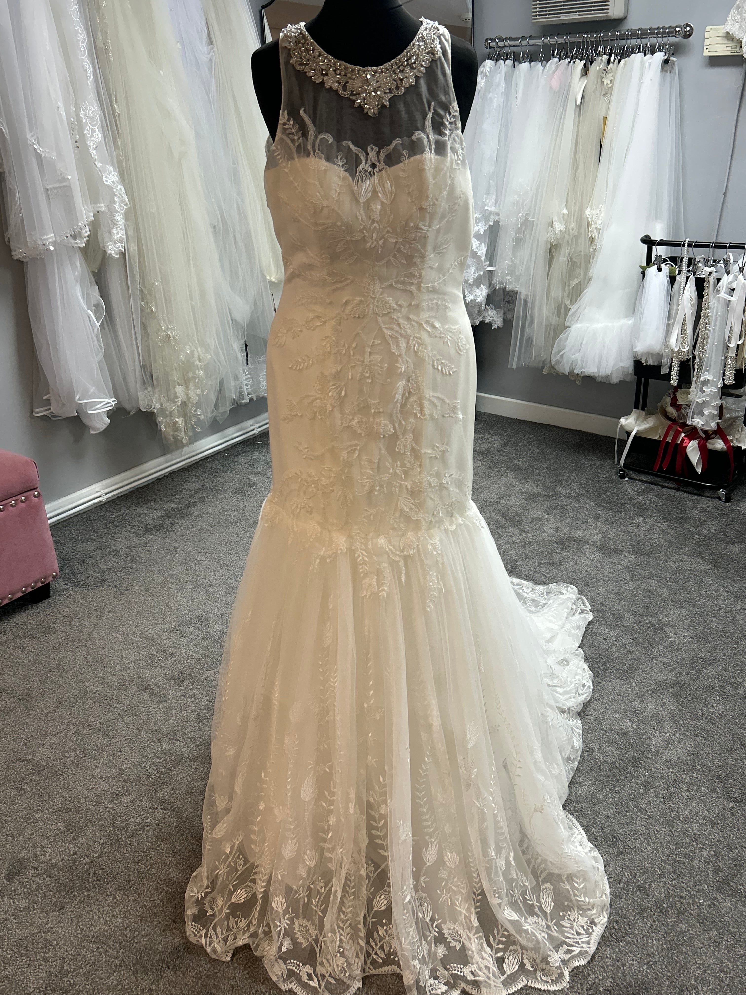 UK 6/8 8515 By Alfred Angelo