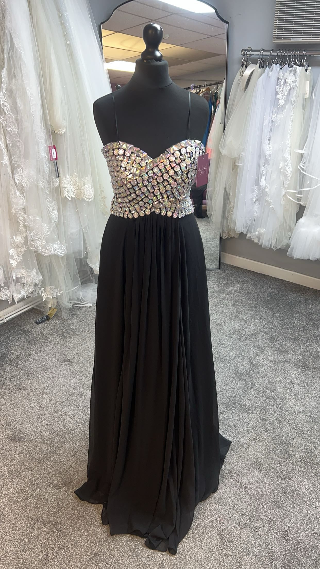 UK 8 8121 Prom Dress By Nox Anabel