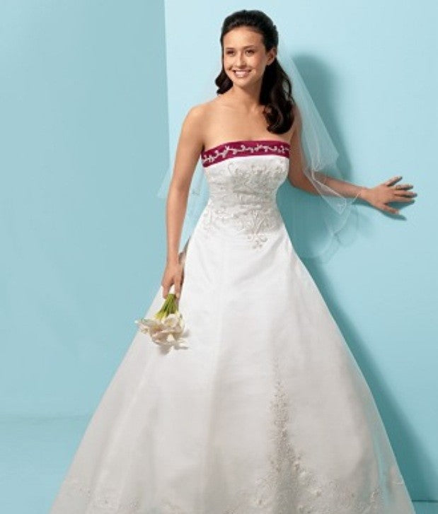 UK 26/28 1612 by Alfred Angelo