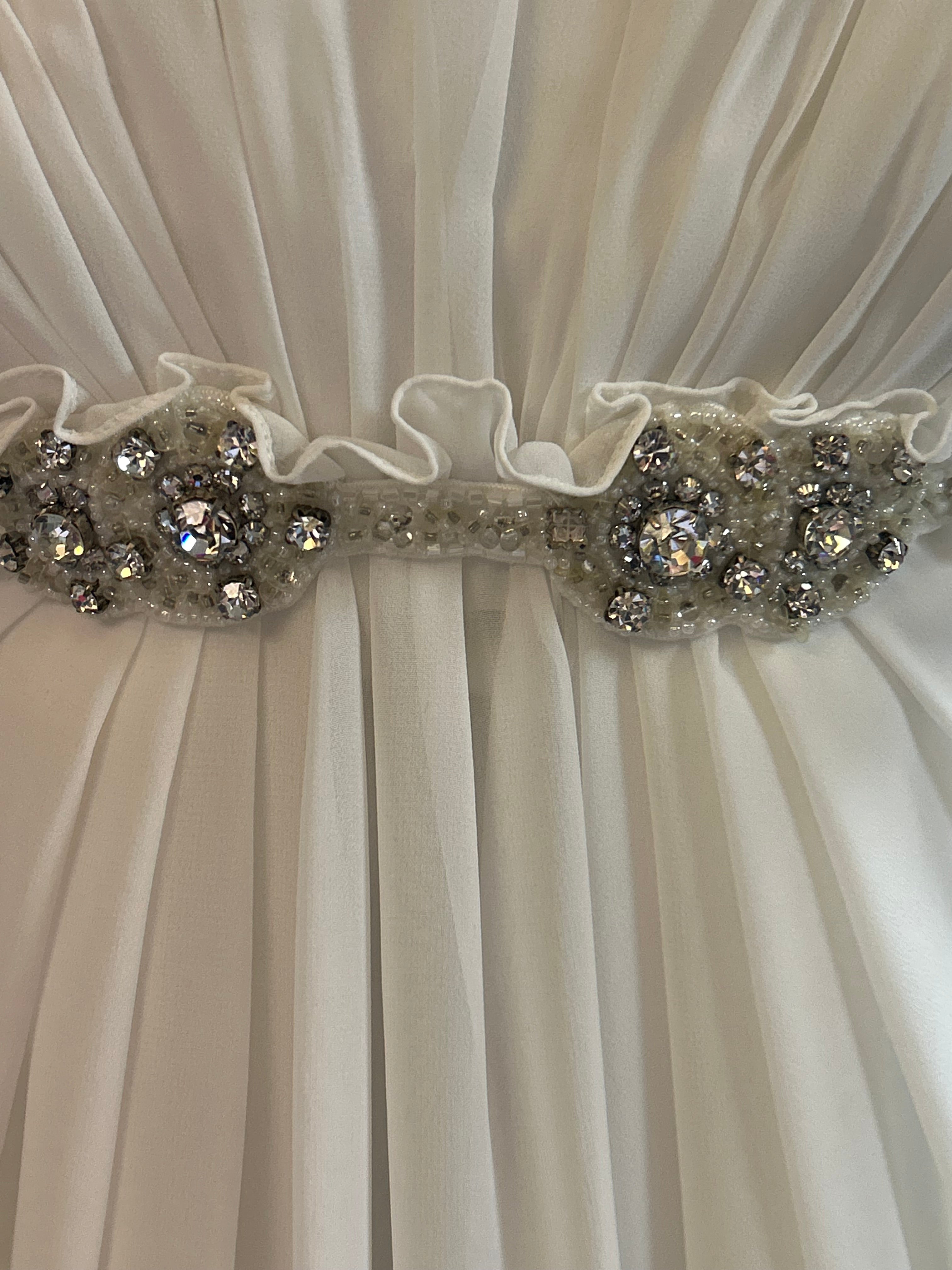 UK 4/6 232721 By LM Bridals