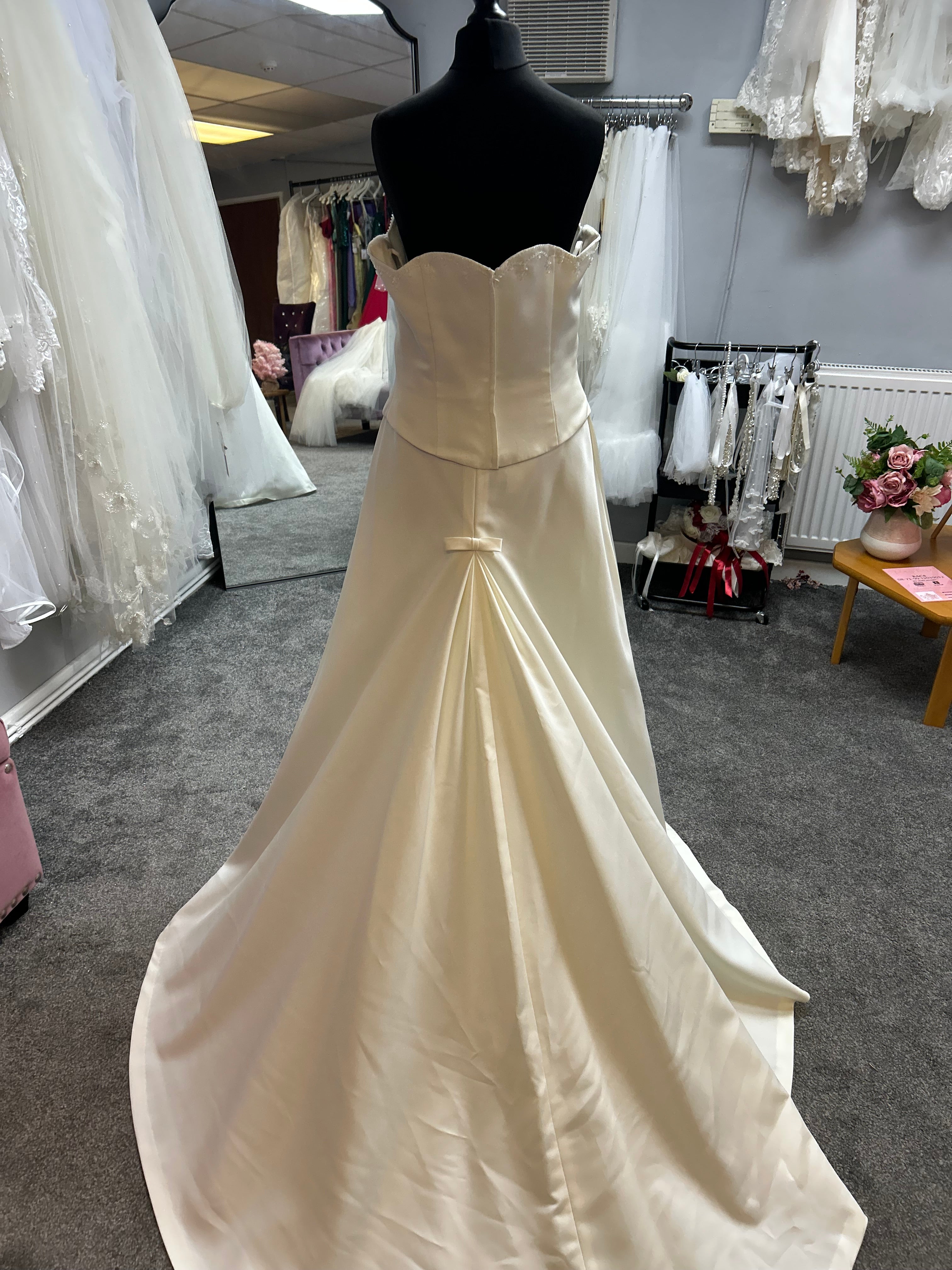 UK 8/10 1708 by alexia designs