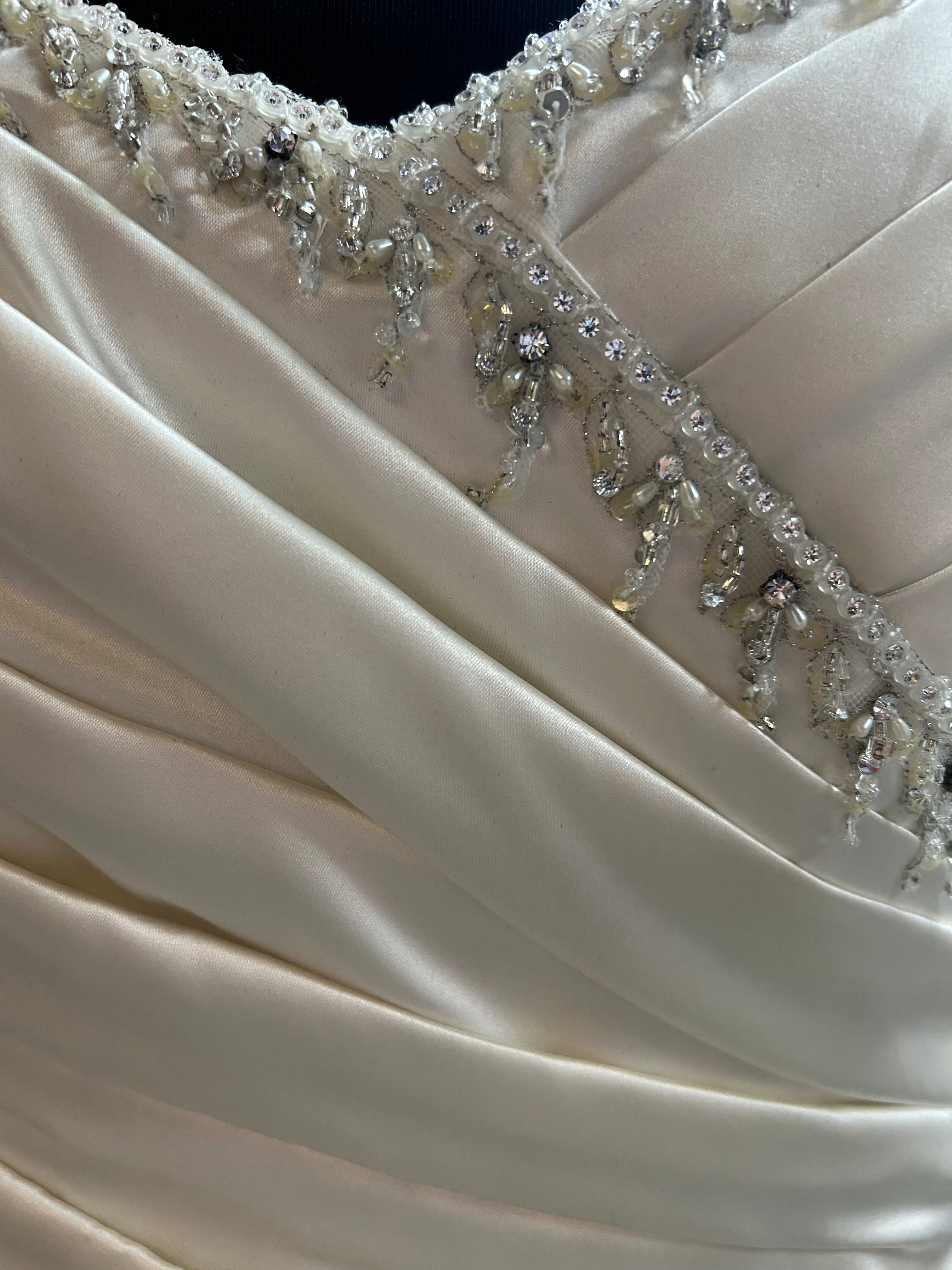 UK 8/10 ronald joyce 'victoria jane'