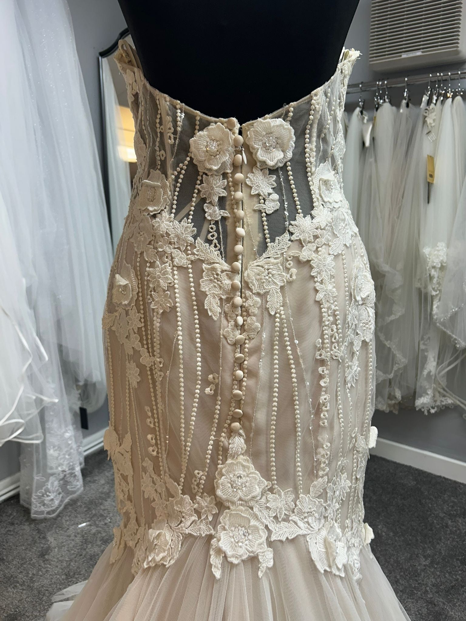 UK 6/8 Kamala by Kenneth Winston