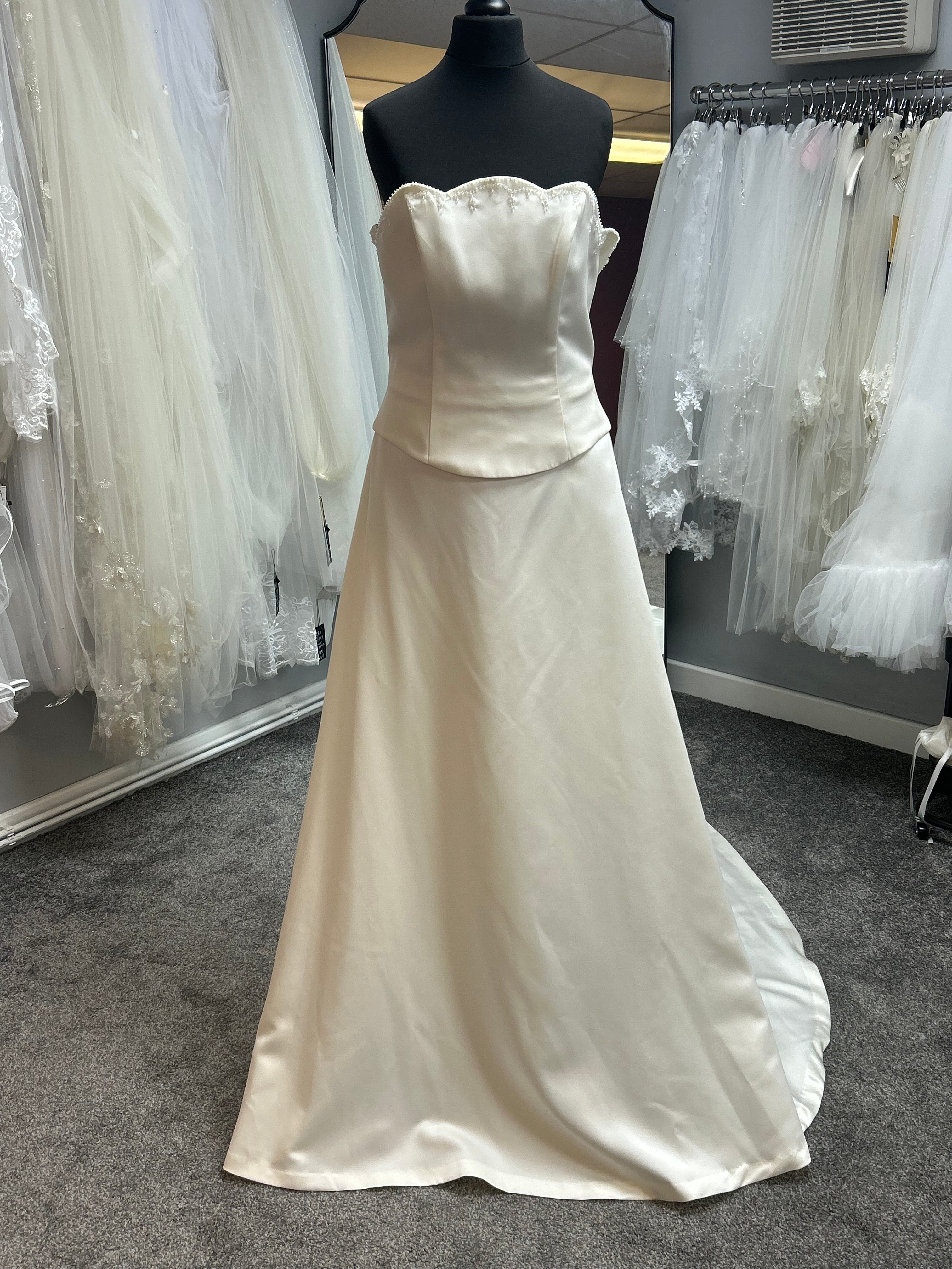 UK 8/10 1708 by alexia designs