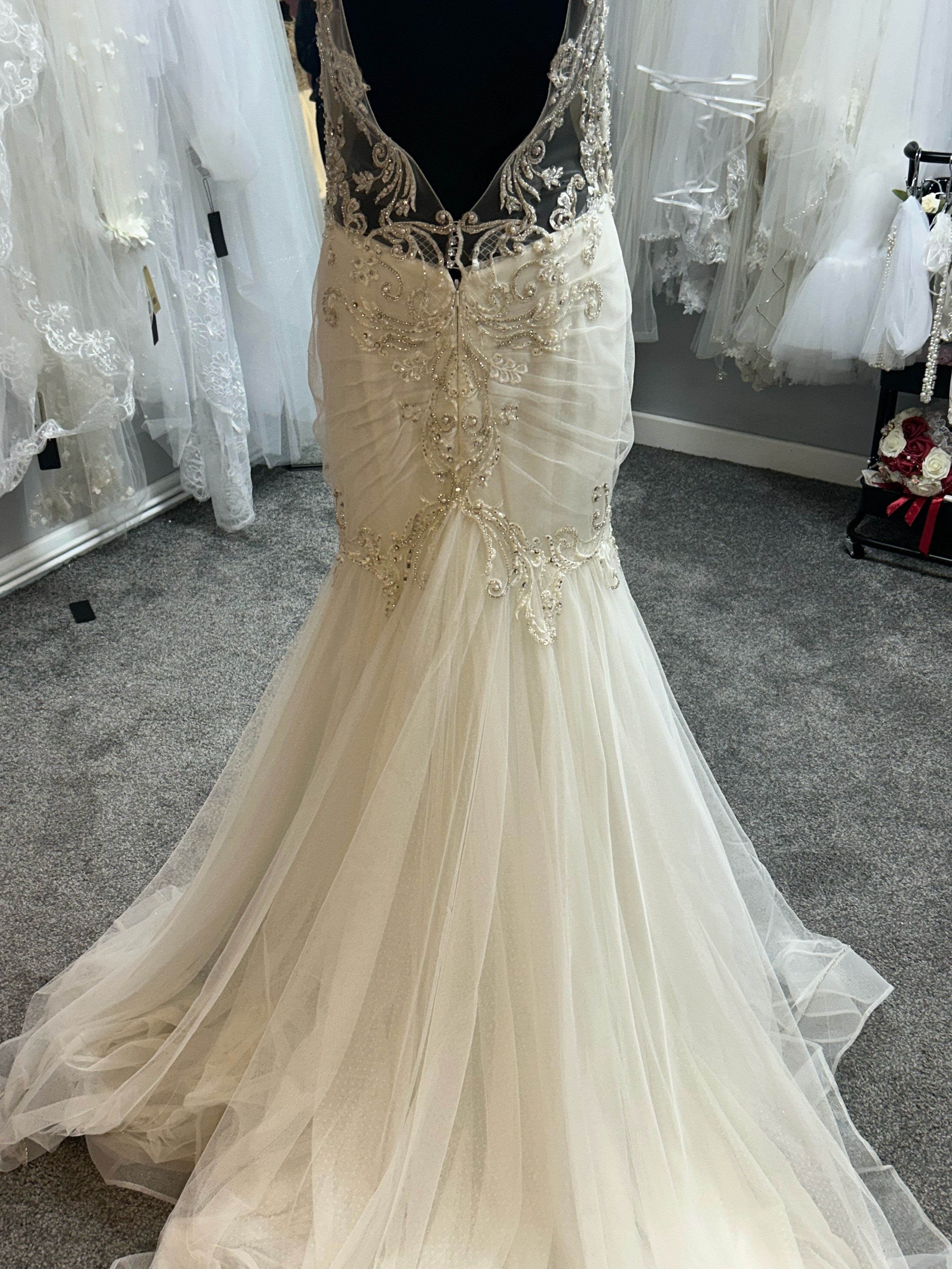 UK 8/10 Khloe By Sottero & Midgley