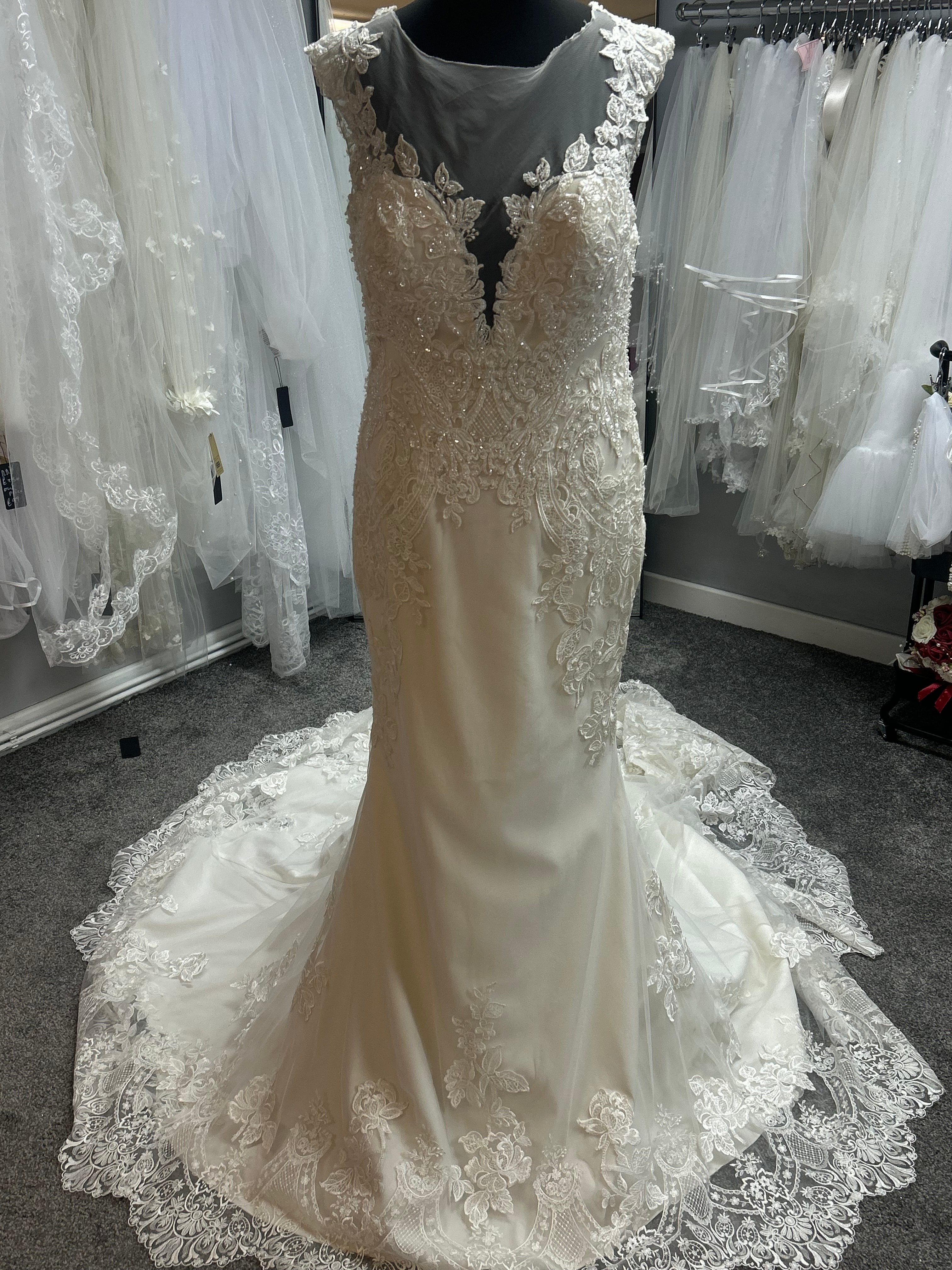 UK 8/10  Athena by Kenneth winston