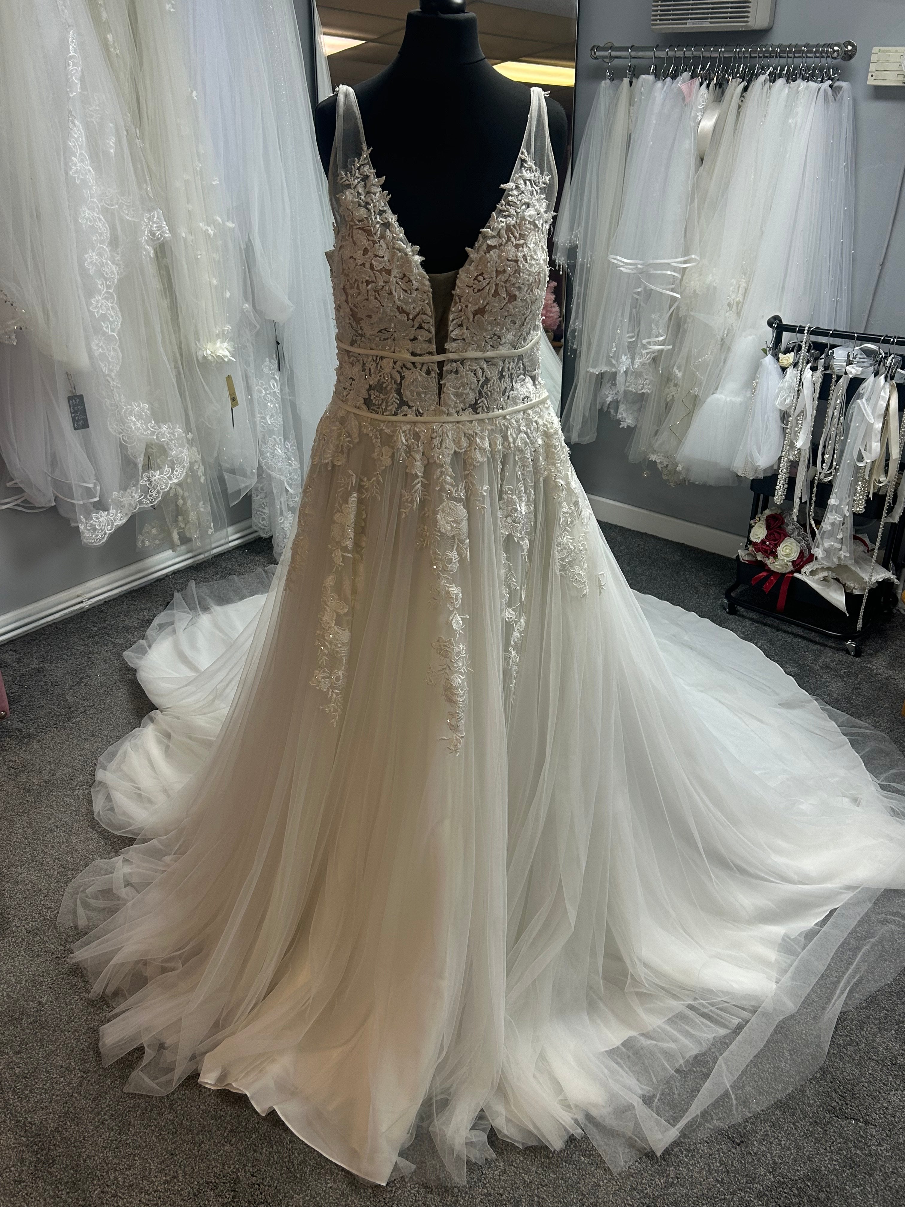 UK 8/10 Rosa By Morilee