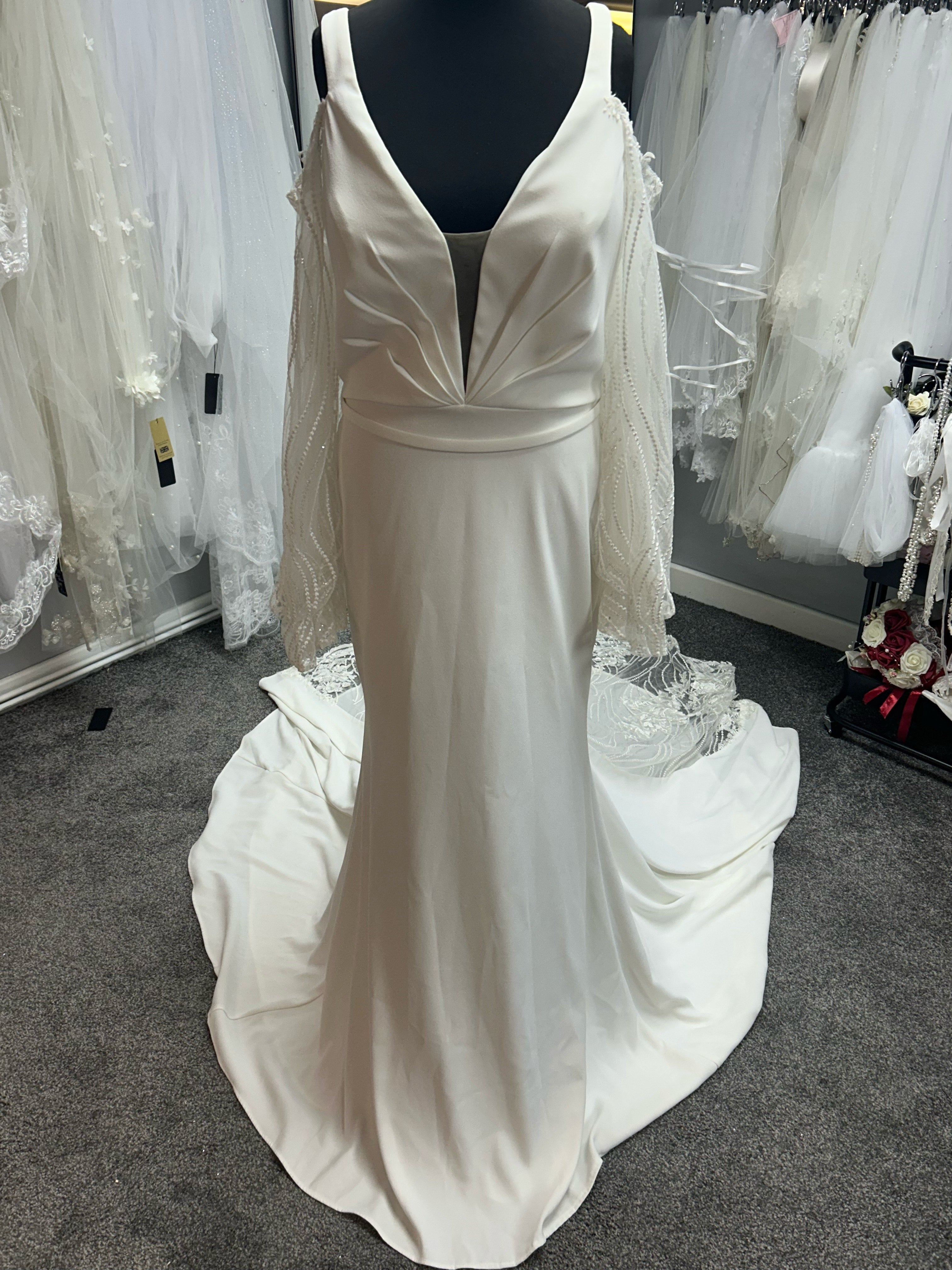 UK 8/10 122180 By Enchanting Mon Cheri