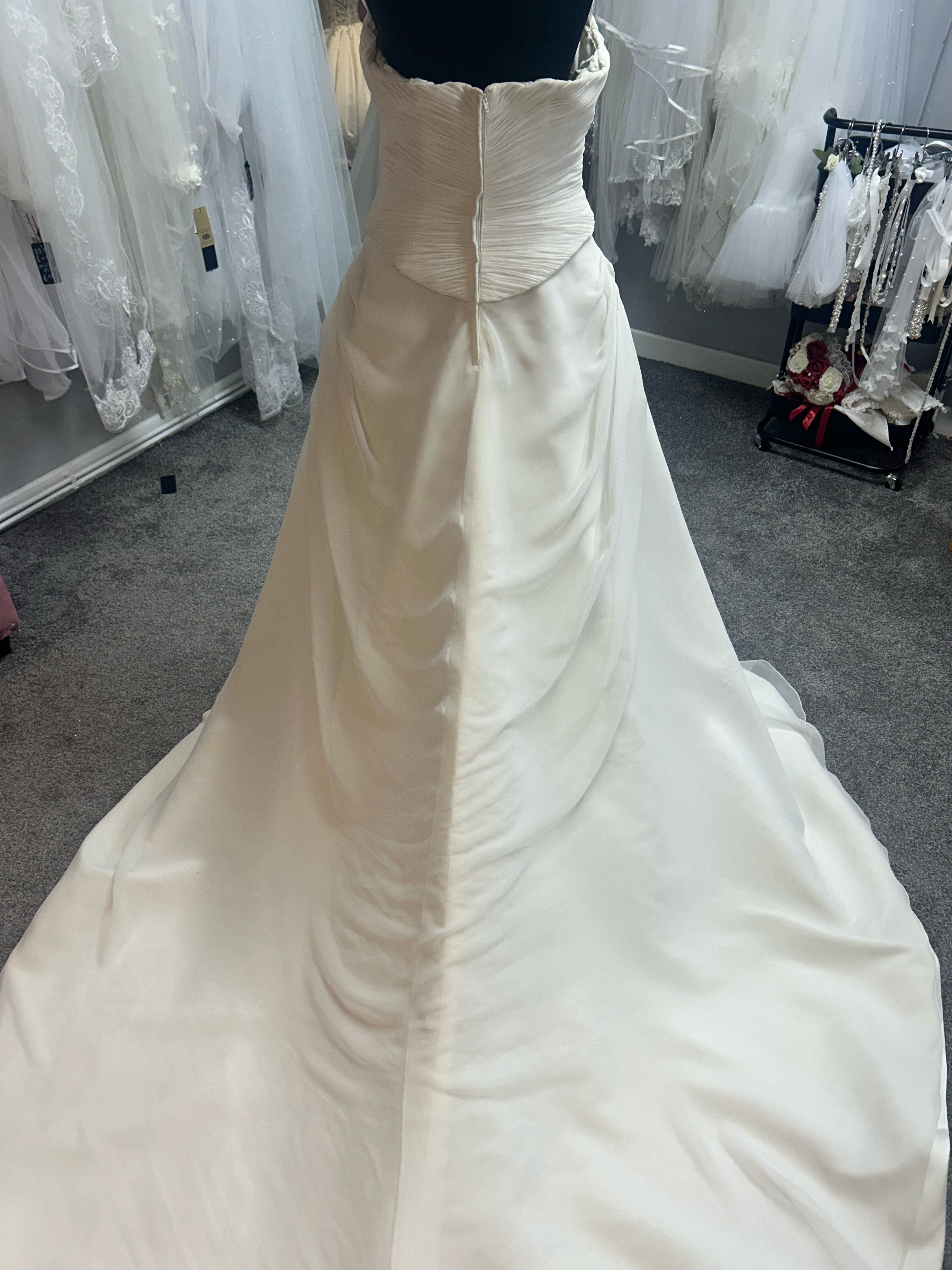 UK 10/12 8045D By Eva Jordan