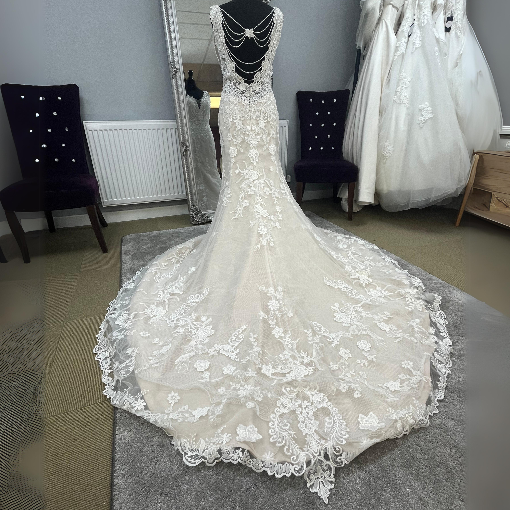 UK 8/10 Nouvelle by Ronald Joyce