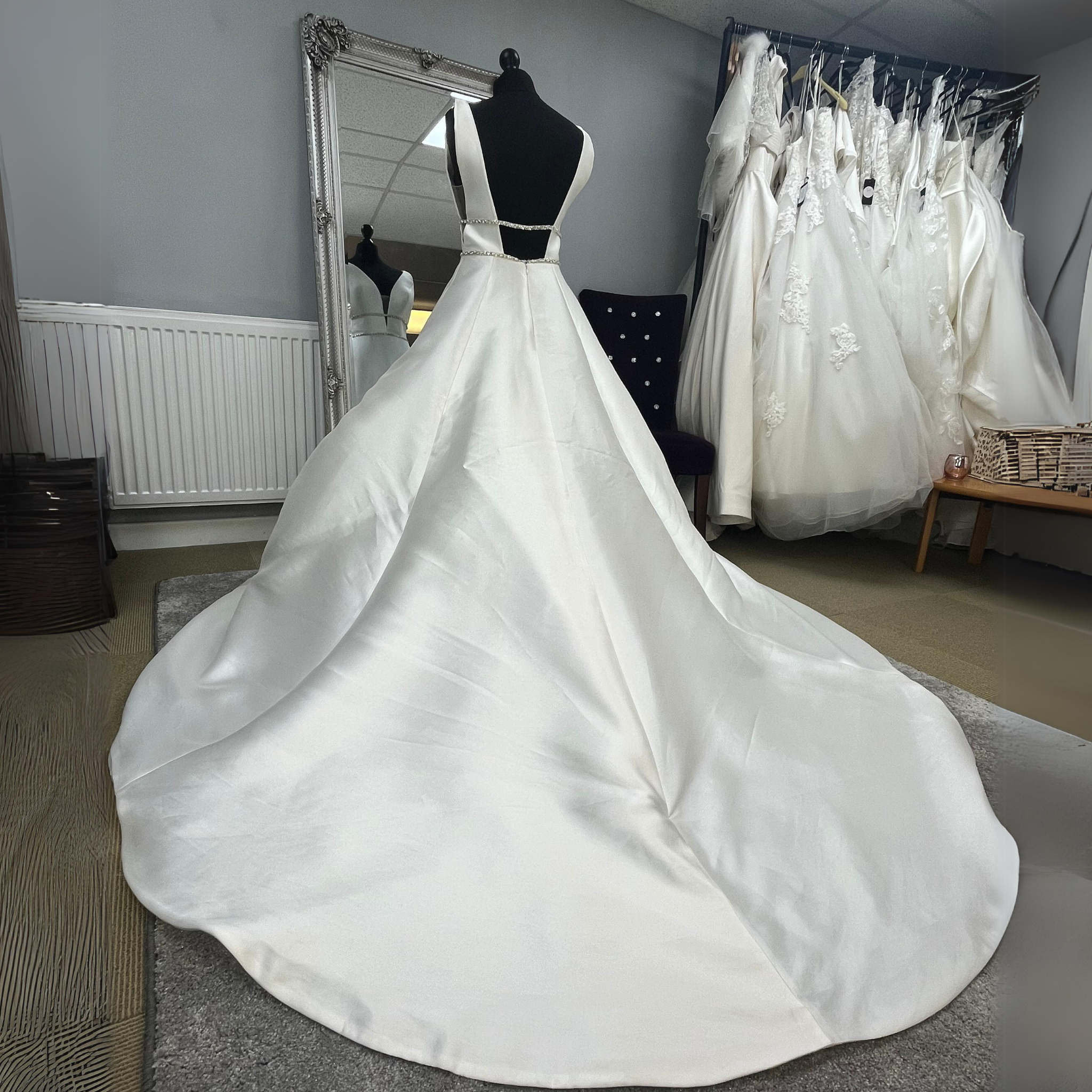 UK 8/10 Leandra M by Enzoani