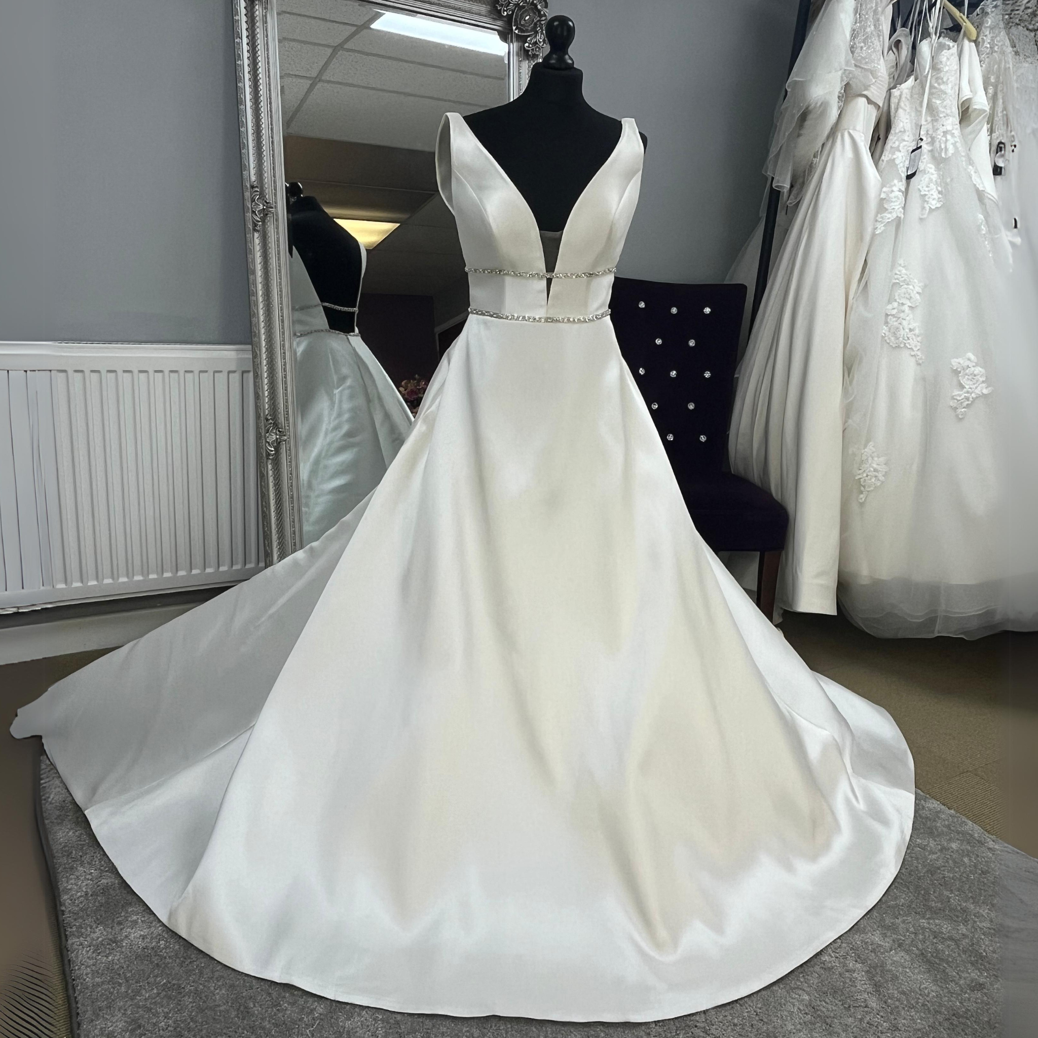 UK 8/10 Leandra M by Enzoani