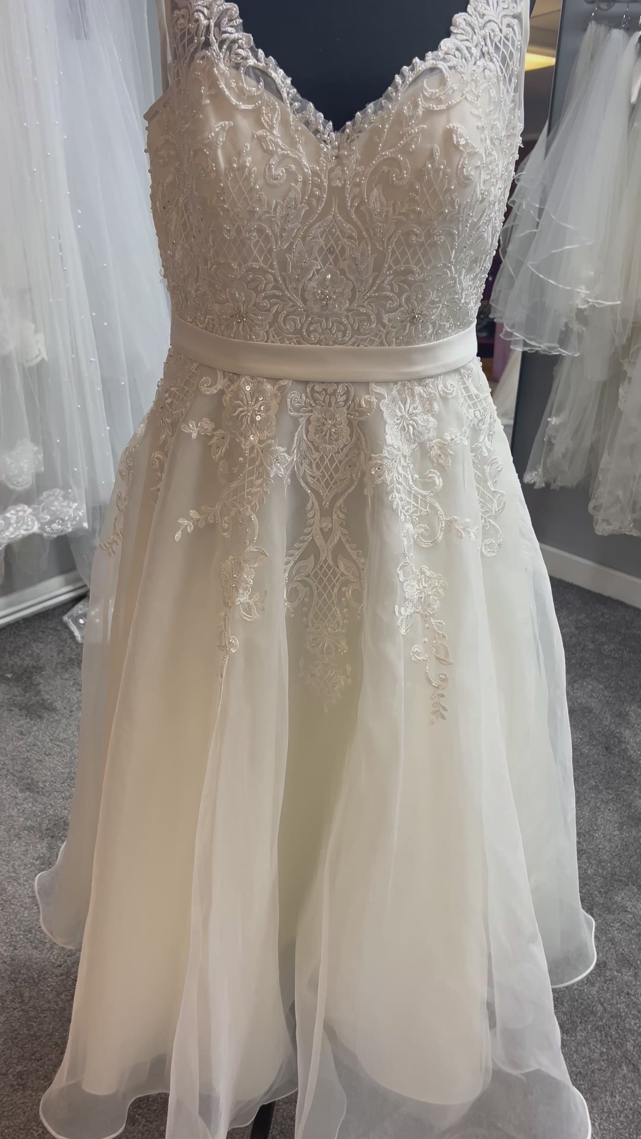 UK 8/10 GA2313 By Ella Rose