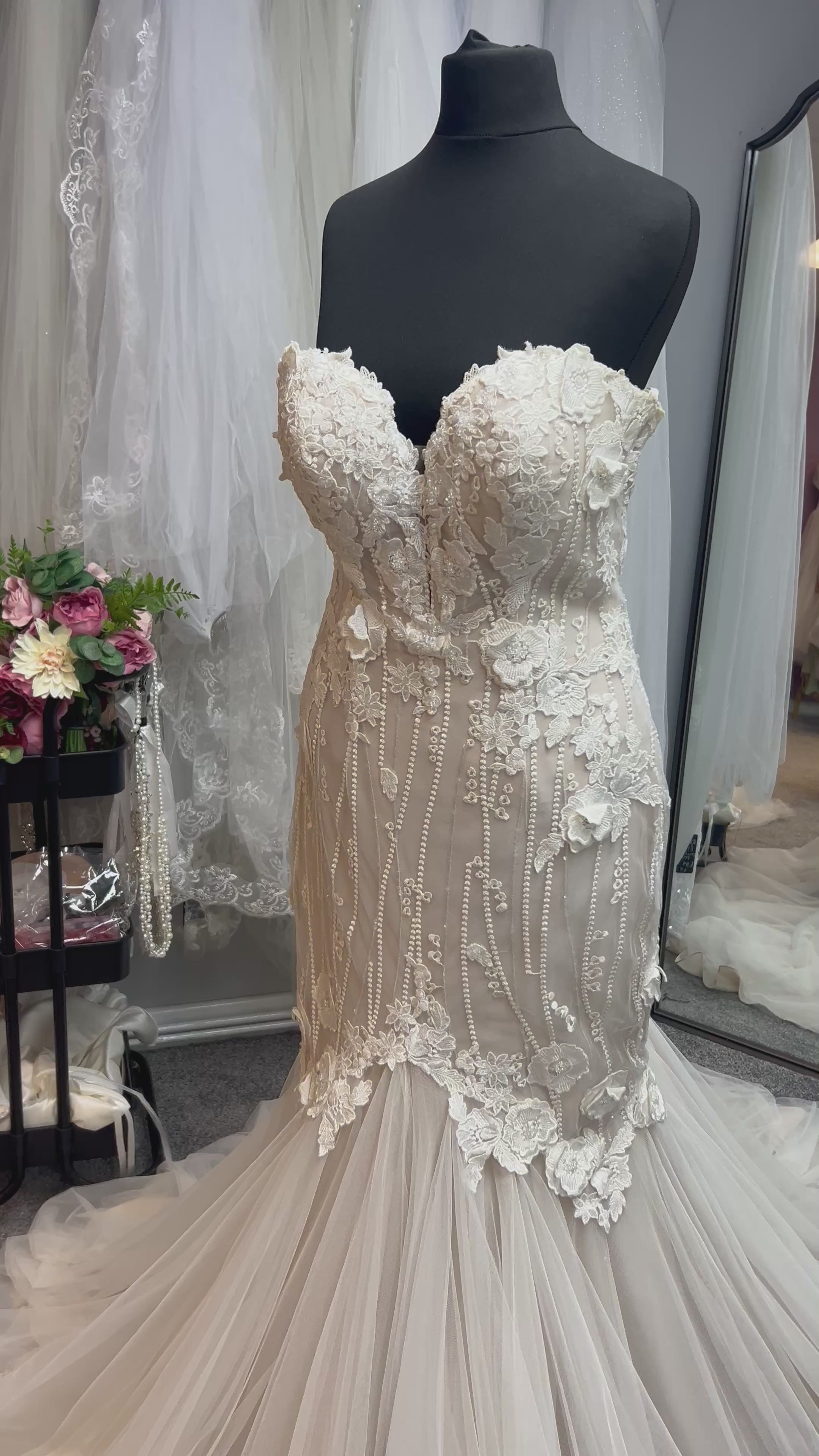 UK 6/8 Kamala by Kenneth Winston